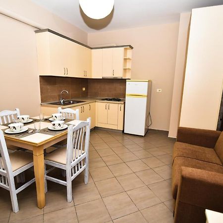 Seaview Apartment Vlore Bagian luar foto