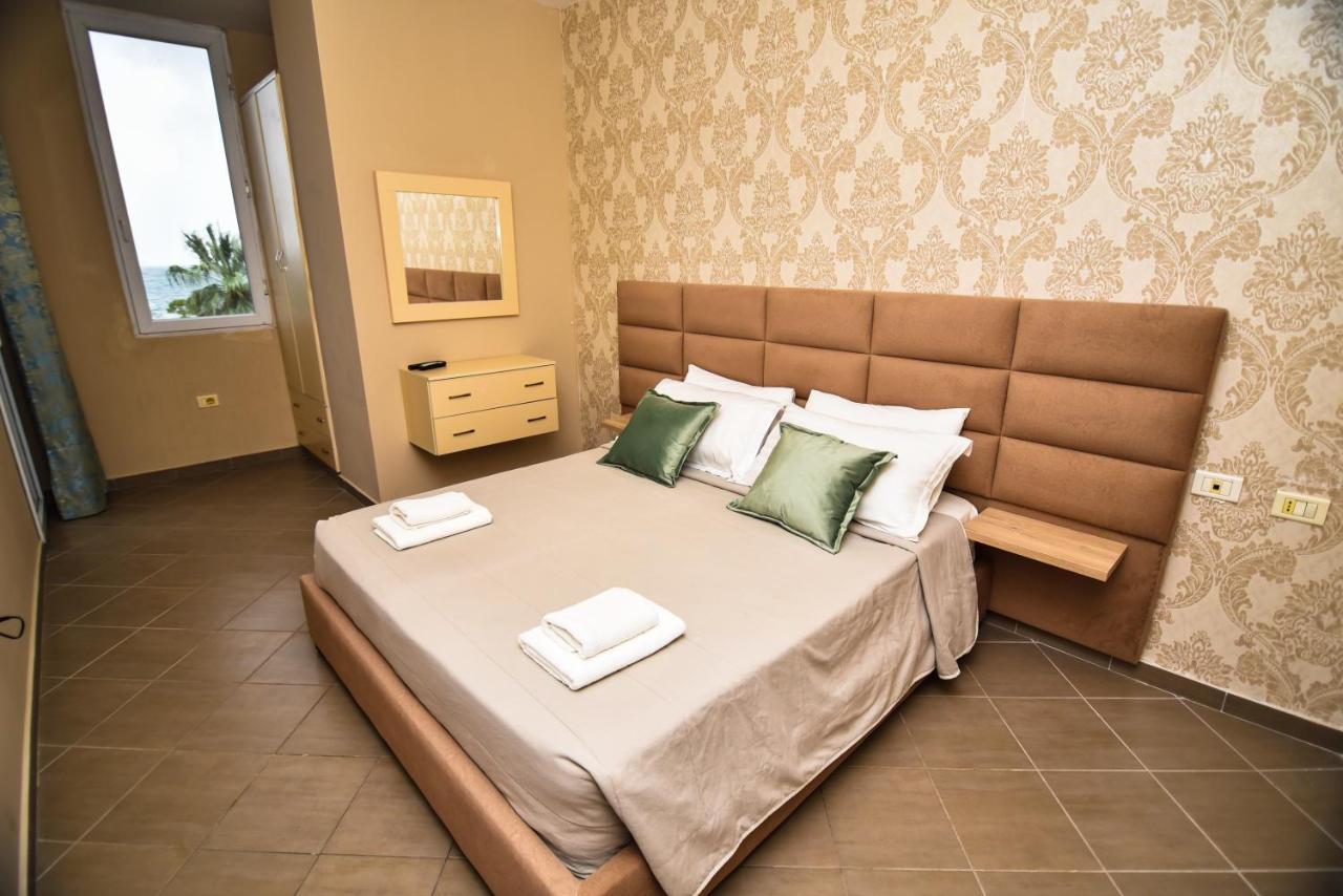 Seaview Apartment Vlore Bagian luar foto