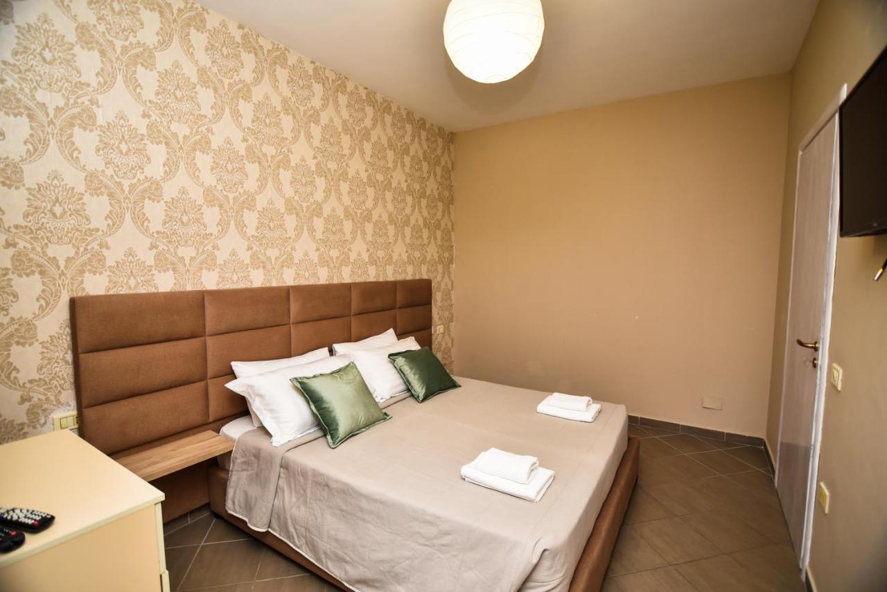 Seaview Apartment Vlore Bagian luar foto