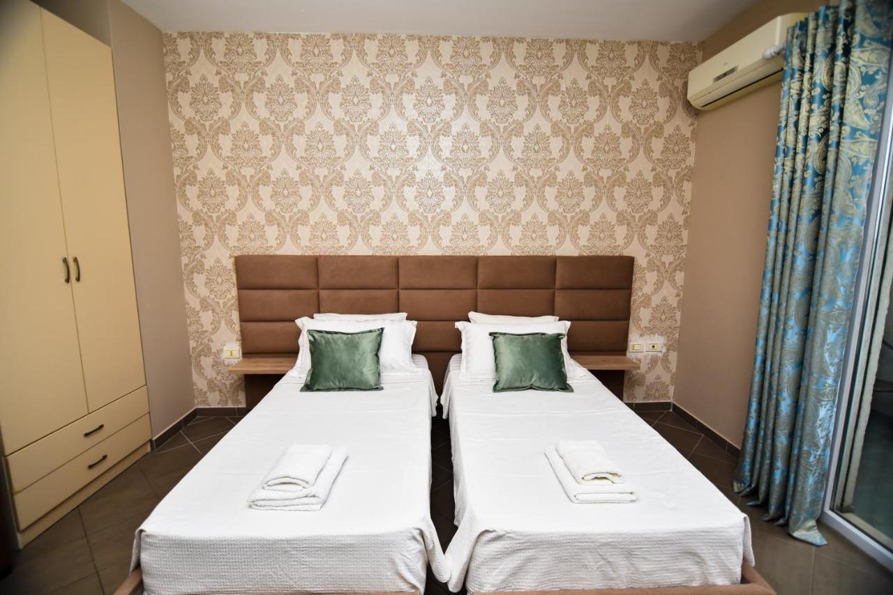 Seaview Apartment Vlore Bagian luar foto
