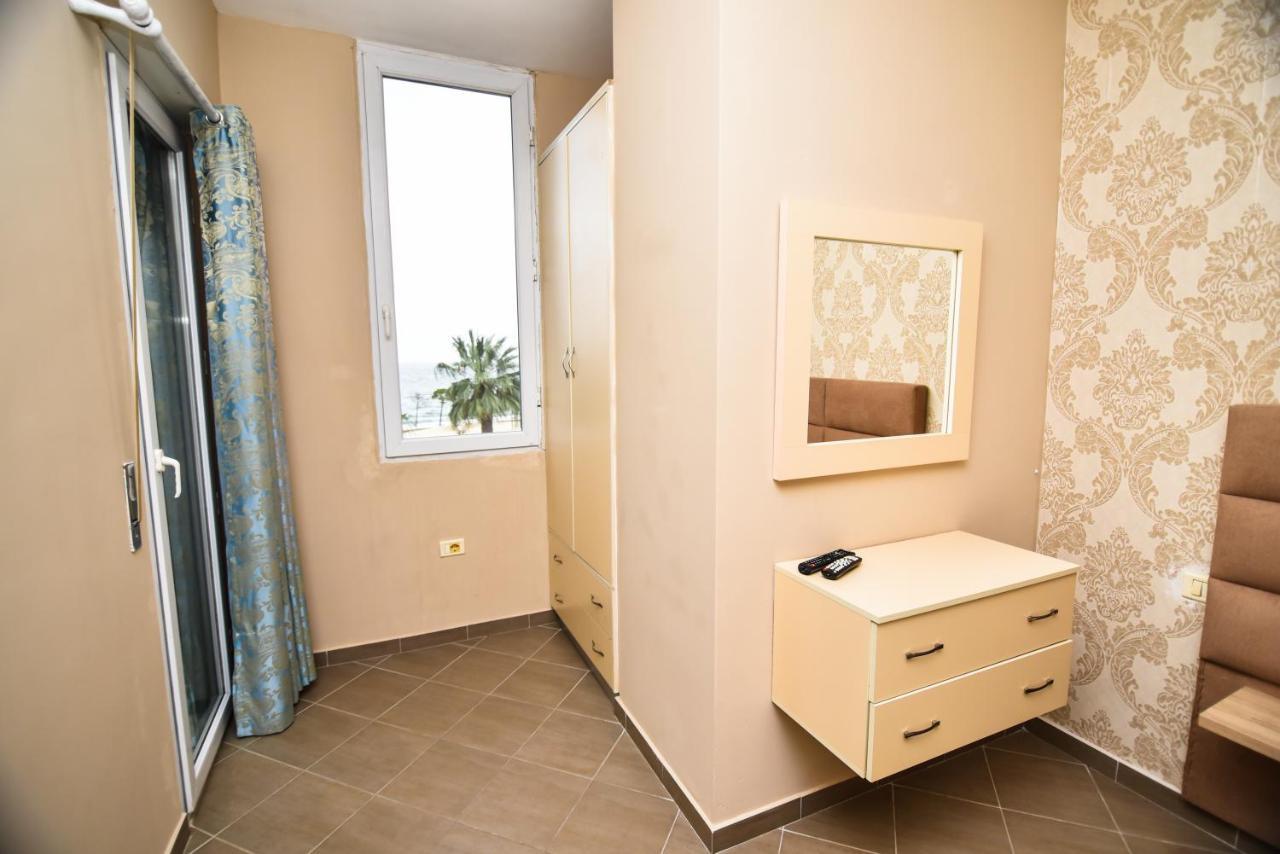 Seaview Apartment Vlore Bagian luar foto